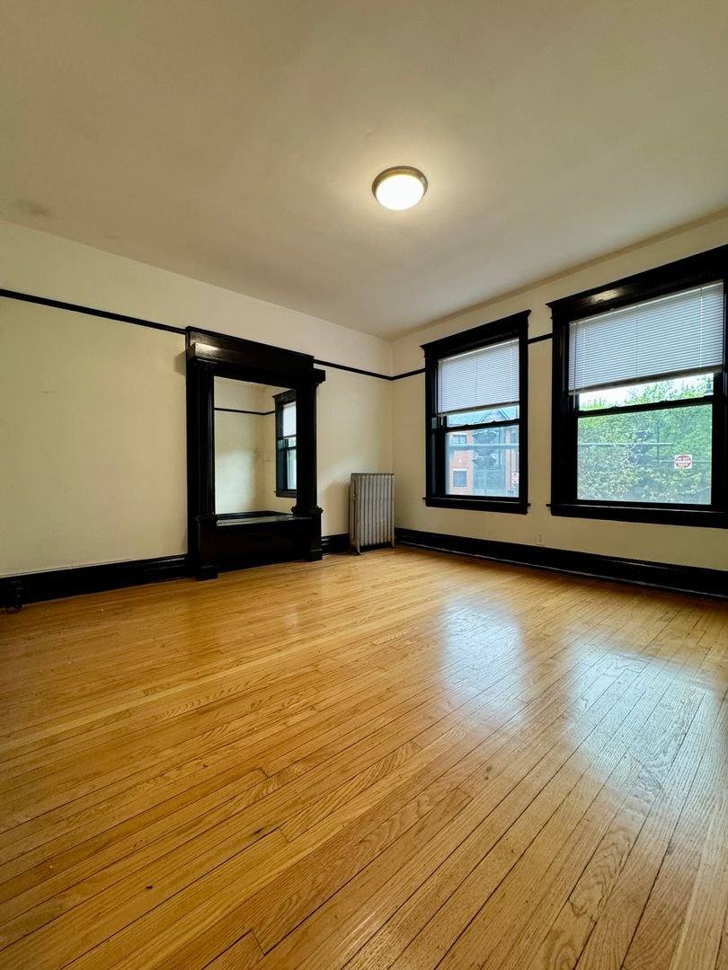 Apartment for rent at 3803 Lincoln Ave #2, Chicago, IL 60613