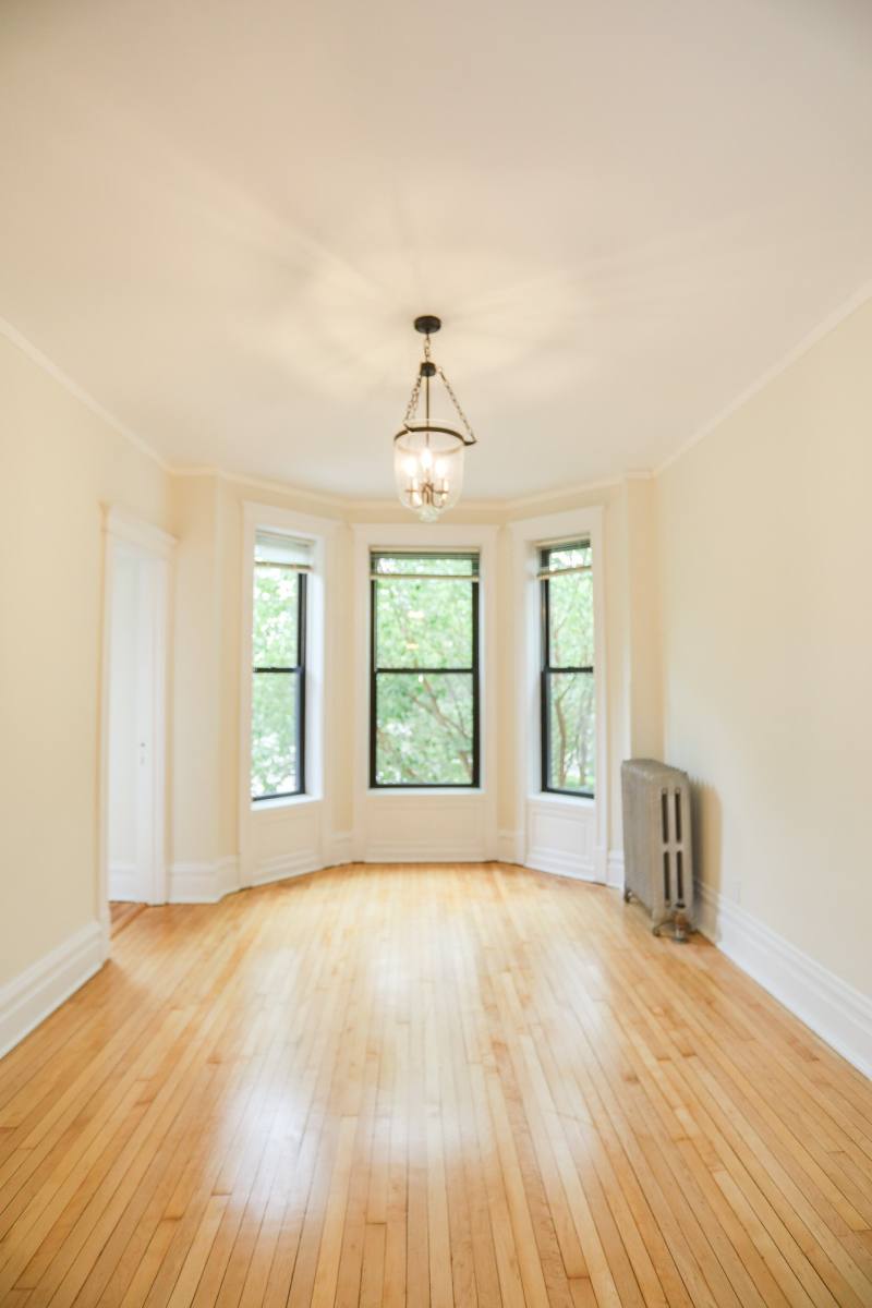 Apartment for rent at 1844 Grace #2, Chicago, IL 60613