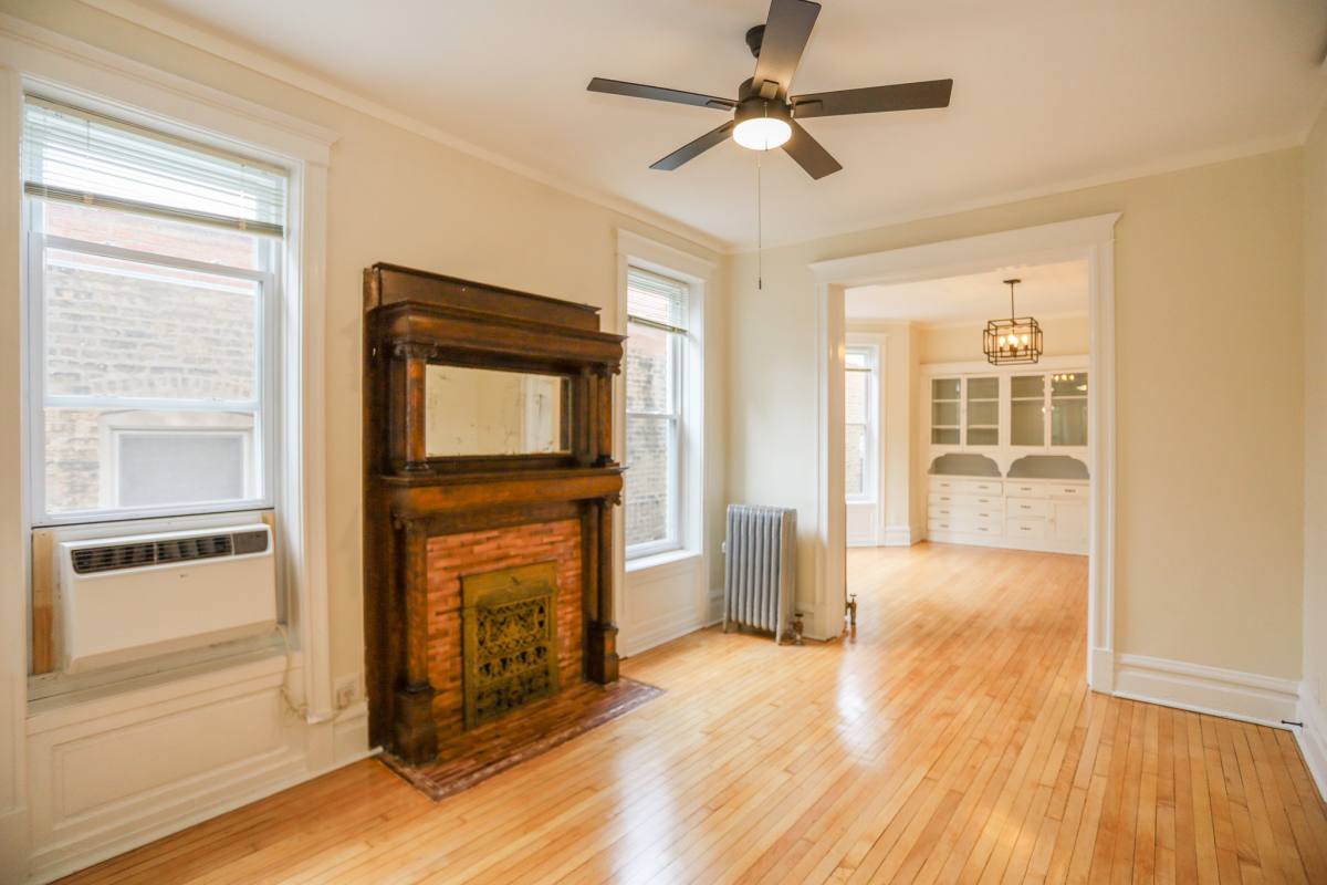 Apartment for rent at 1844 Grace #2, Chicago, IL 60613