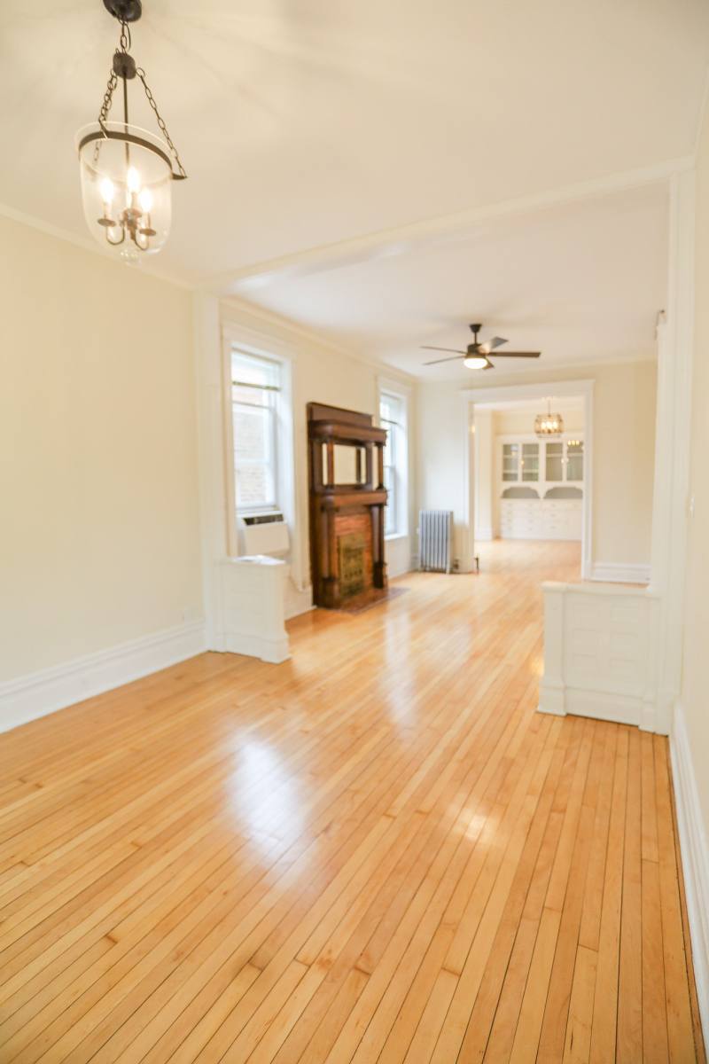 Apartment for rent at 1844 Grace #2, Chicago, IL 60613