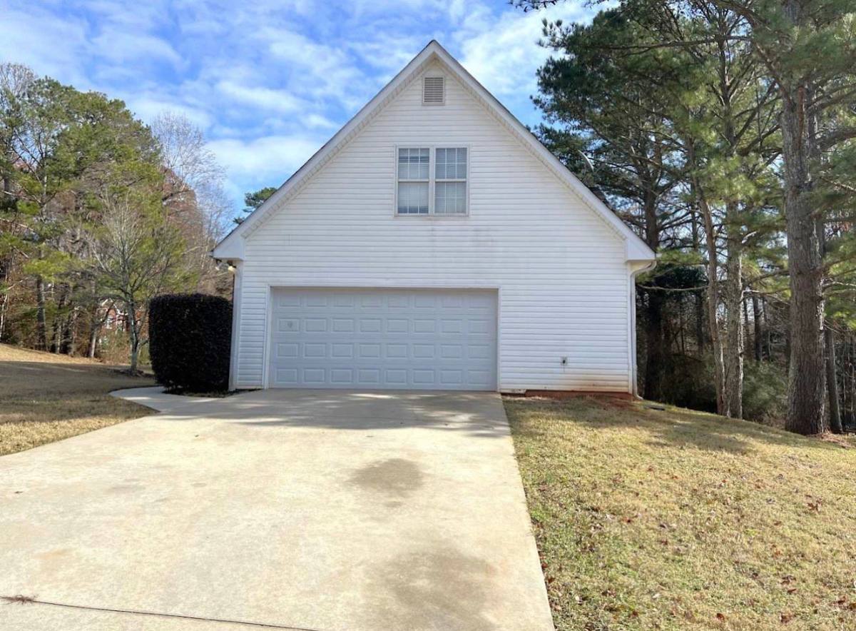 House for rent at 3111 Scenic Brook Dr SW, Conyers, GA 30094