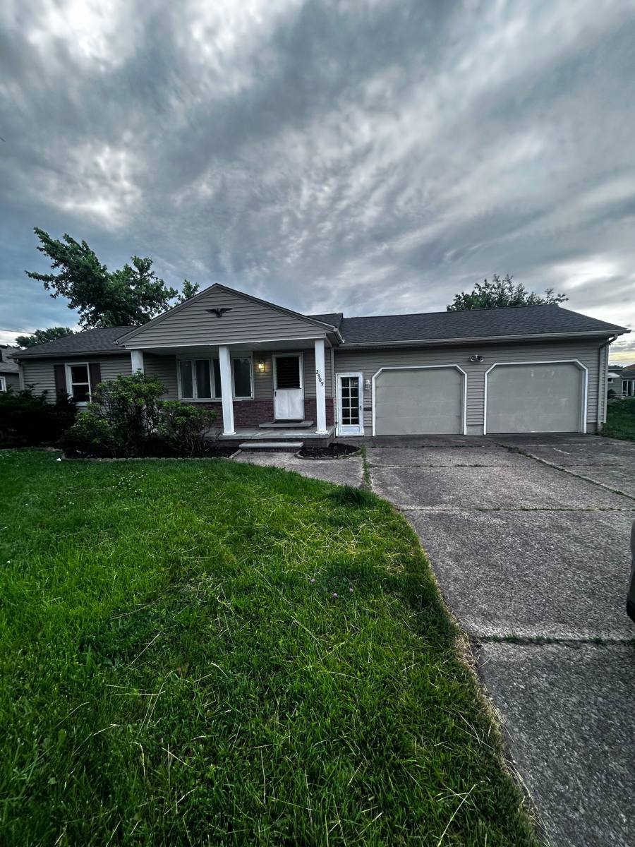 House for rent at 2909 Devore Court, Lorain, OH 44052