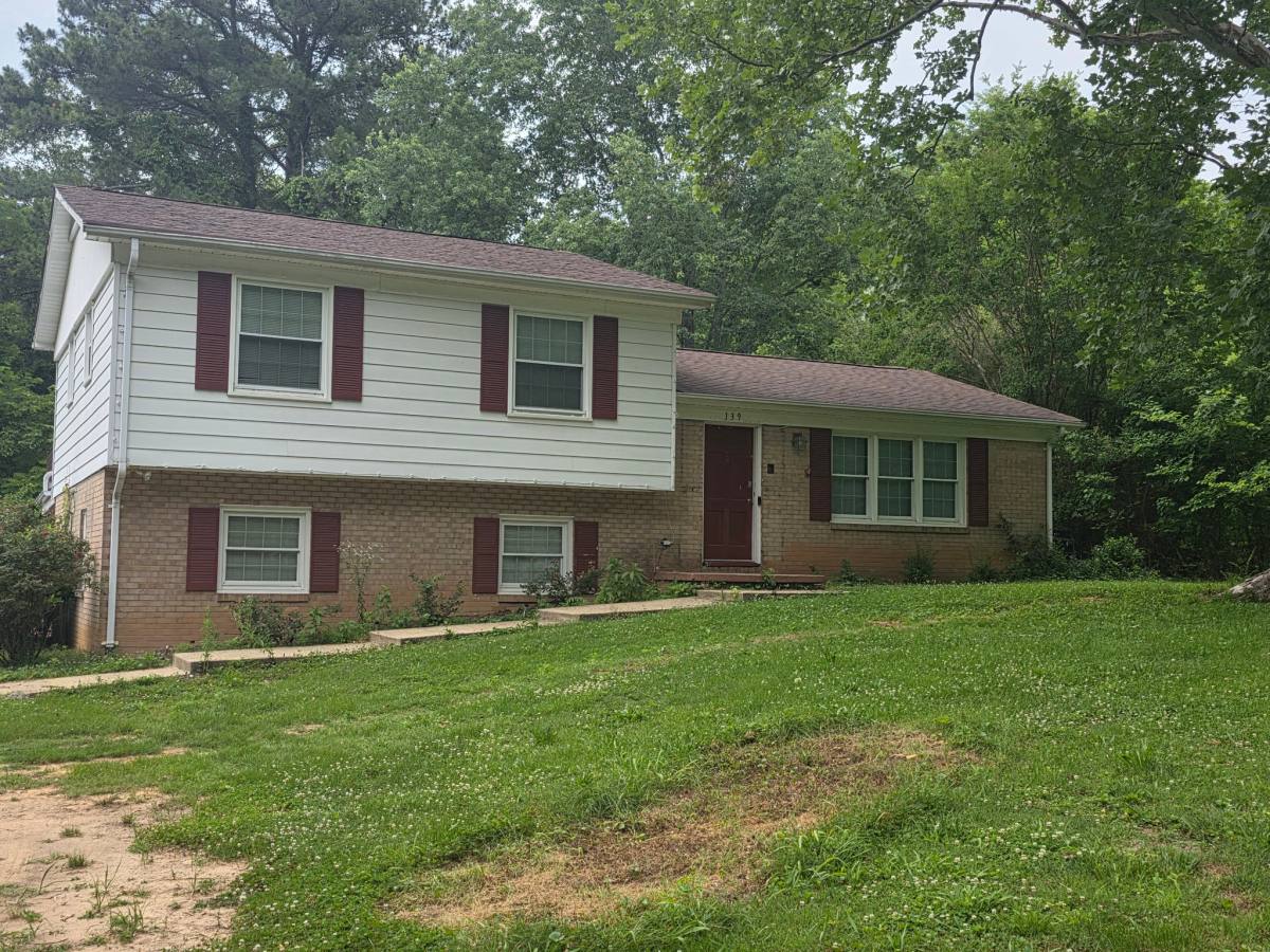House for rent at 139 Old Main St, Brookneal, VA 24528