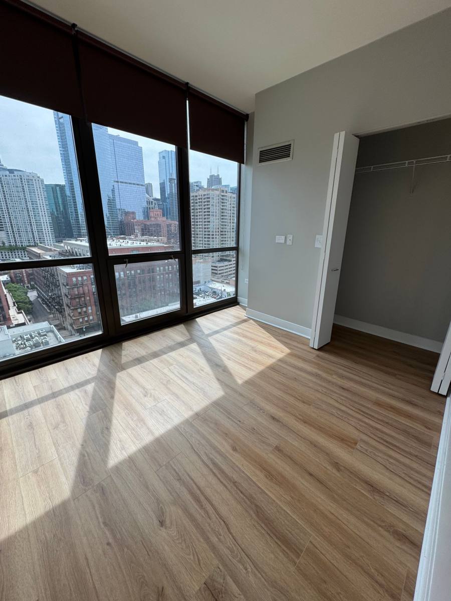 Apartment for rent at 320 N Desplaines Ave, Chicago, IL 60661