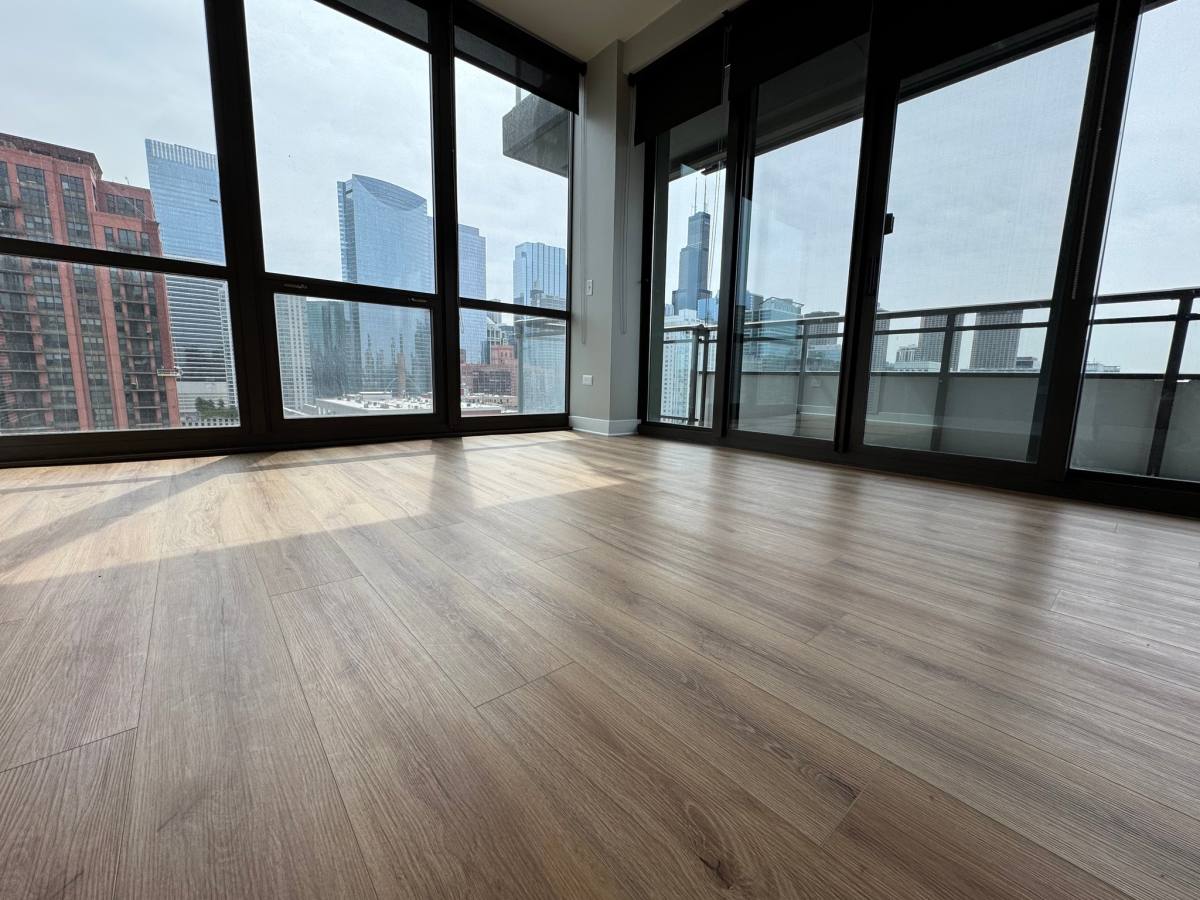 Apartment for rent at 320 N Desplaines Ave, Chicago, IL 60661