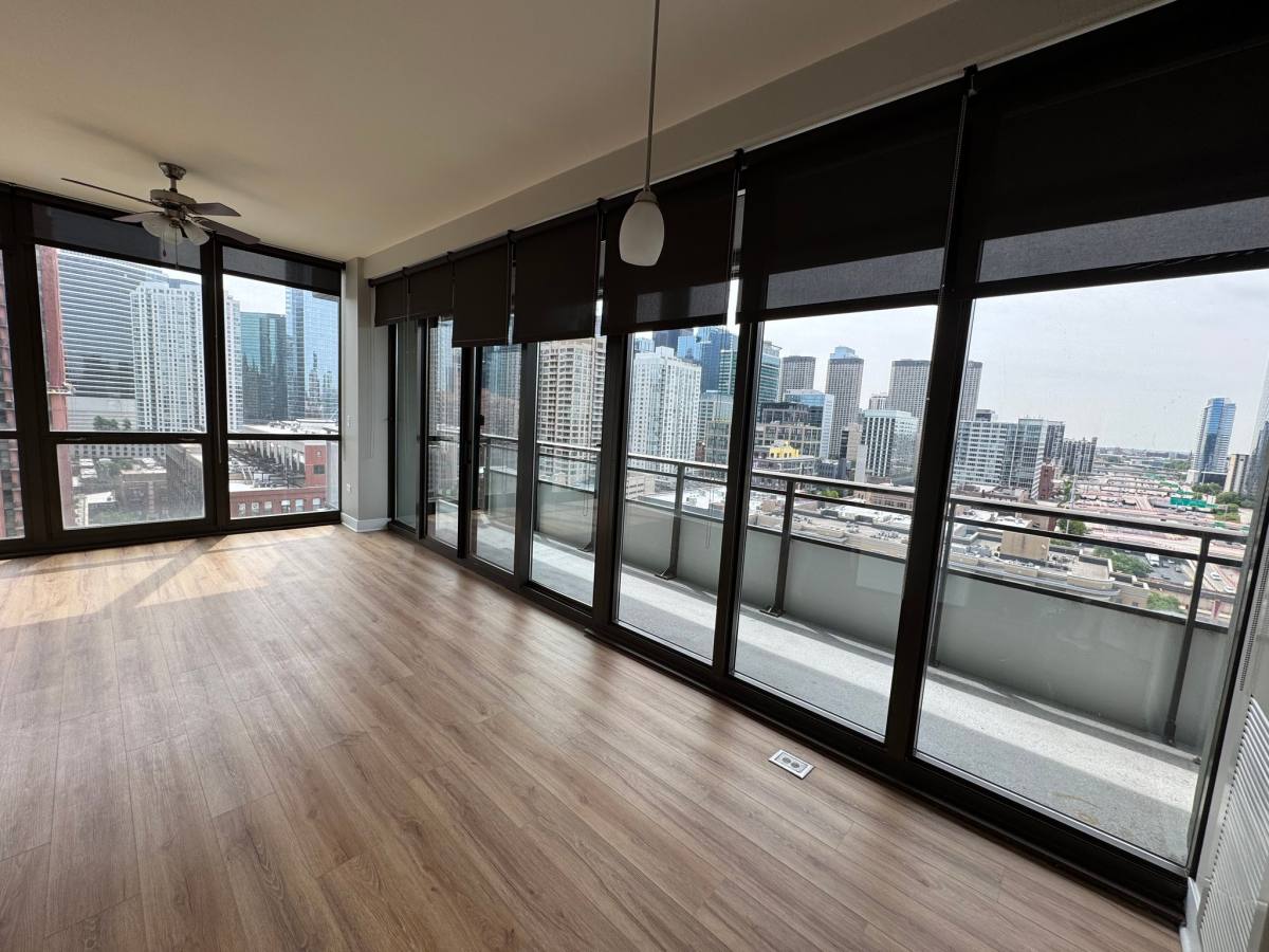 Apartment for rent at 320 N Desplaines Ave, Chicago, IL 60661