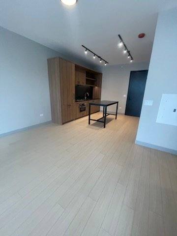 Apartment for rent at 913 N Wells, Chicago, IL 60610