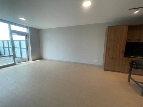Apartment for rent at 913 N Wells, Chicago, IL 60610