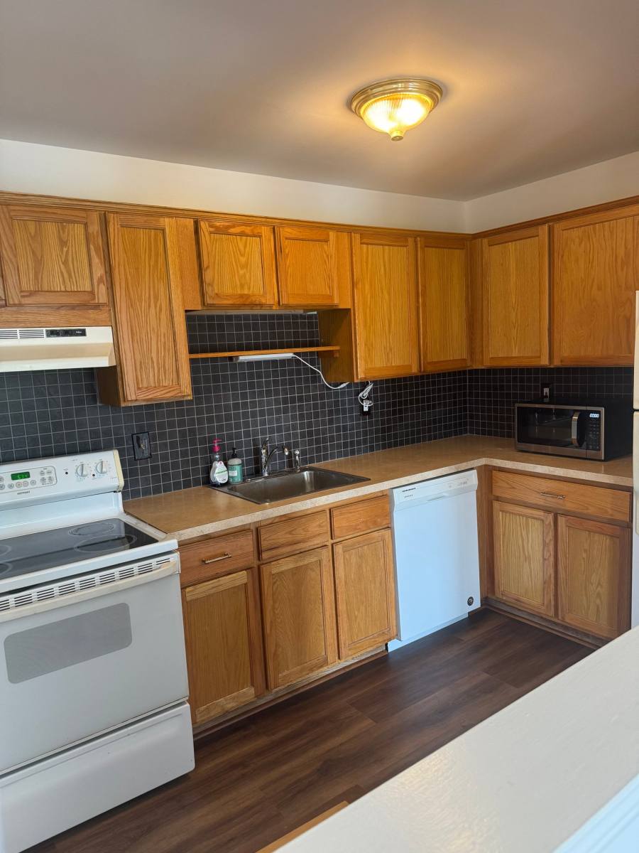Condo for rent at 809 Sunset Lane, Saint Clair Shores, MI 48082