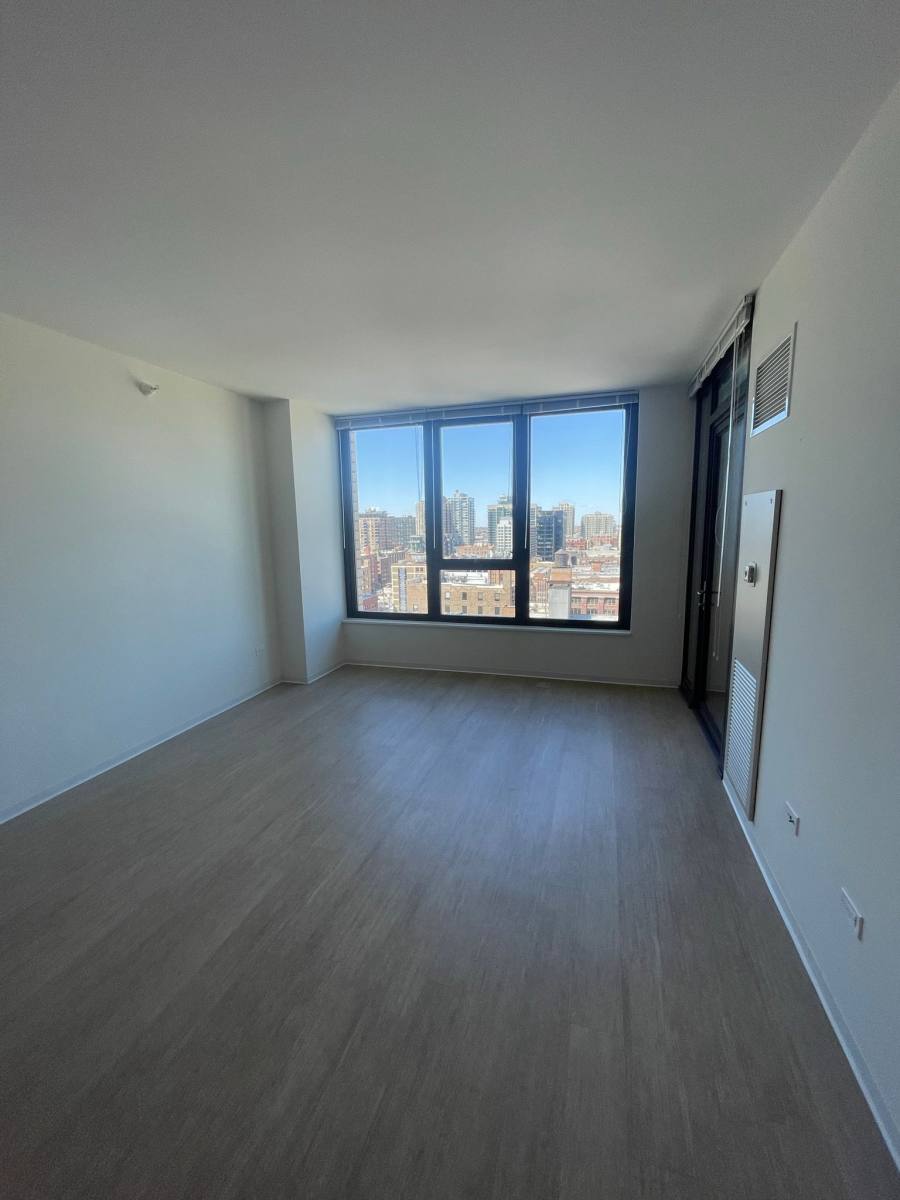 Apartment for rent at 142 W Superior St, Chicago, IL 60610
