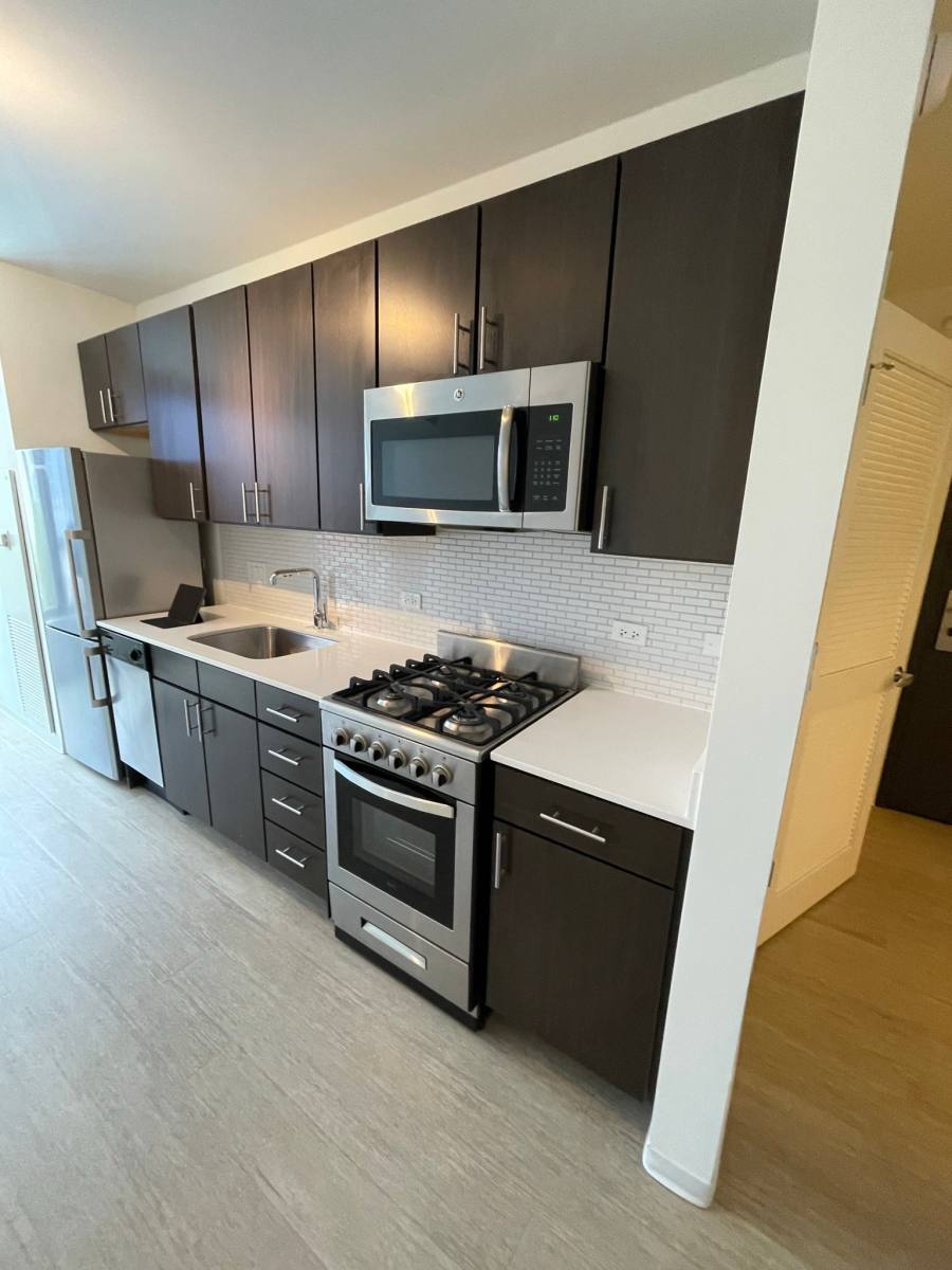 Apartment for rent at 142 W Superior St, Chicago, IL 60610