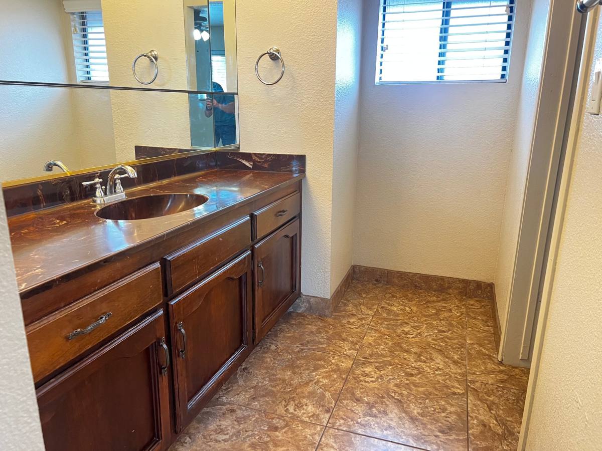 Apartment for rent at 1823 W Whitendale Ave, Visalia, CA 93277
