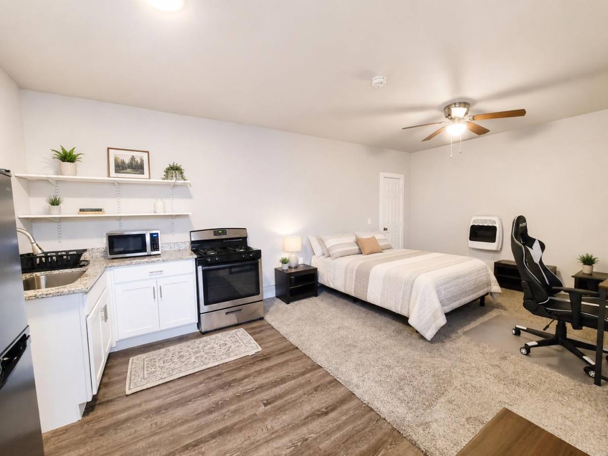 Apartment for rent at 1405 Moore St #14091, Commerce, TX 75428