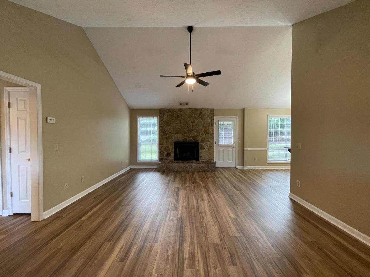 House for rent at 32 Mill Creek Dr #IVE, Smiths Station, AL 36877