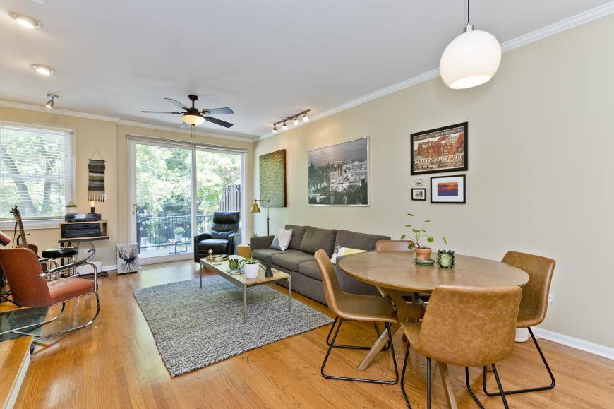 Townhouse for rent at 1827 W Oakdale #D, Chicago, IL 60660