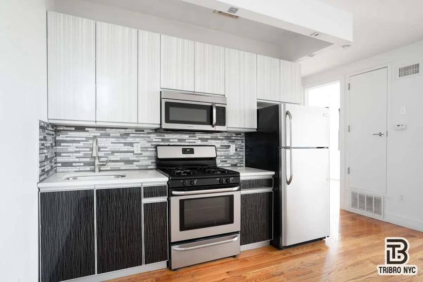 Apartment for rent at 34-59 Vernon Blvd #3A, Astoria, NY 11106