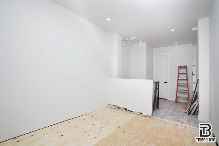 Apartment for rent at 141 Meserole St #4A, Brooklyn, NY 11206