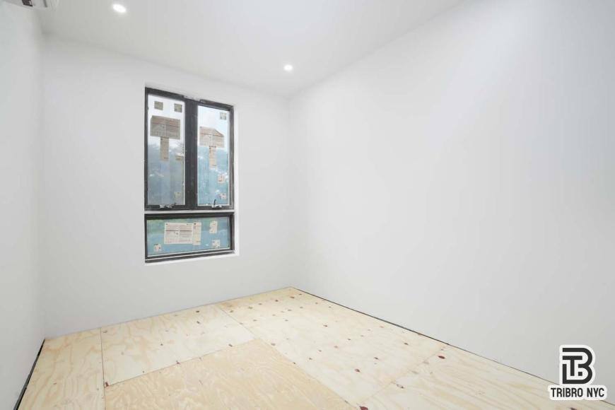 Apartment for rent at 141 Meserole St #4A, Brooklyn, NY 11206