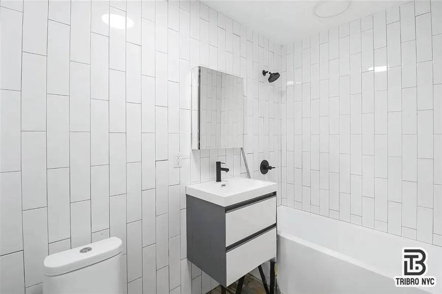 Apartment for rent at 771 Lexington Ave #2E, Brooklyn, NY 11221