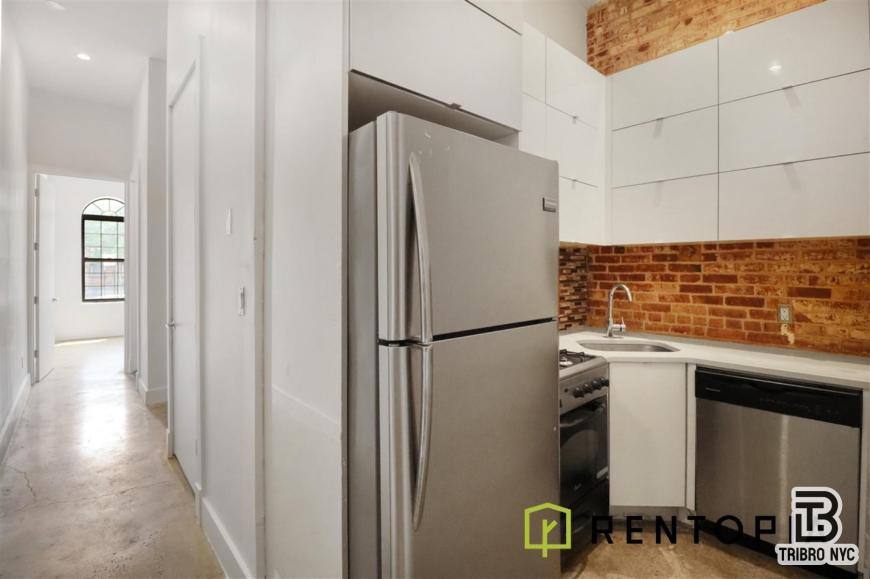 Apartment for rent at 771 Lexington Ave #1D, Brooklyn, NY 11221