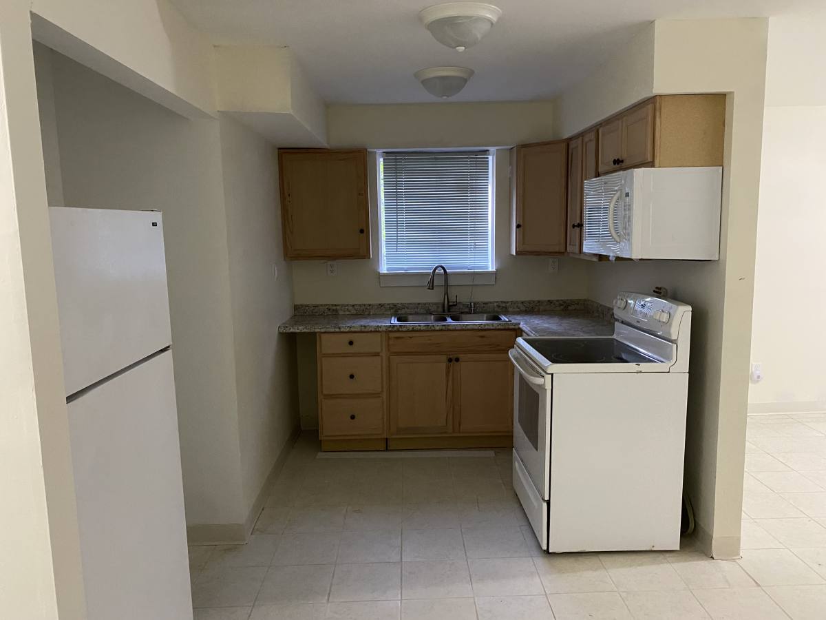 Apartment for rent at 1633 Linnbrook Dr, Dayton, OH 45406