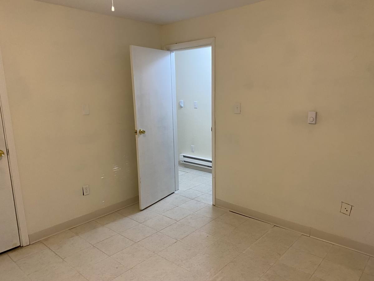 Apartment for rent at 1633 Linnbrook Dr, Dayton, OH 45406