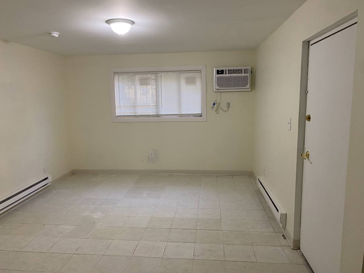 Apartment for rent at 1633 Linnbrook Dr, Dayton, OH 45406