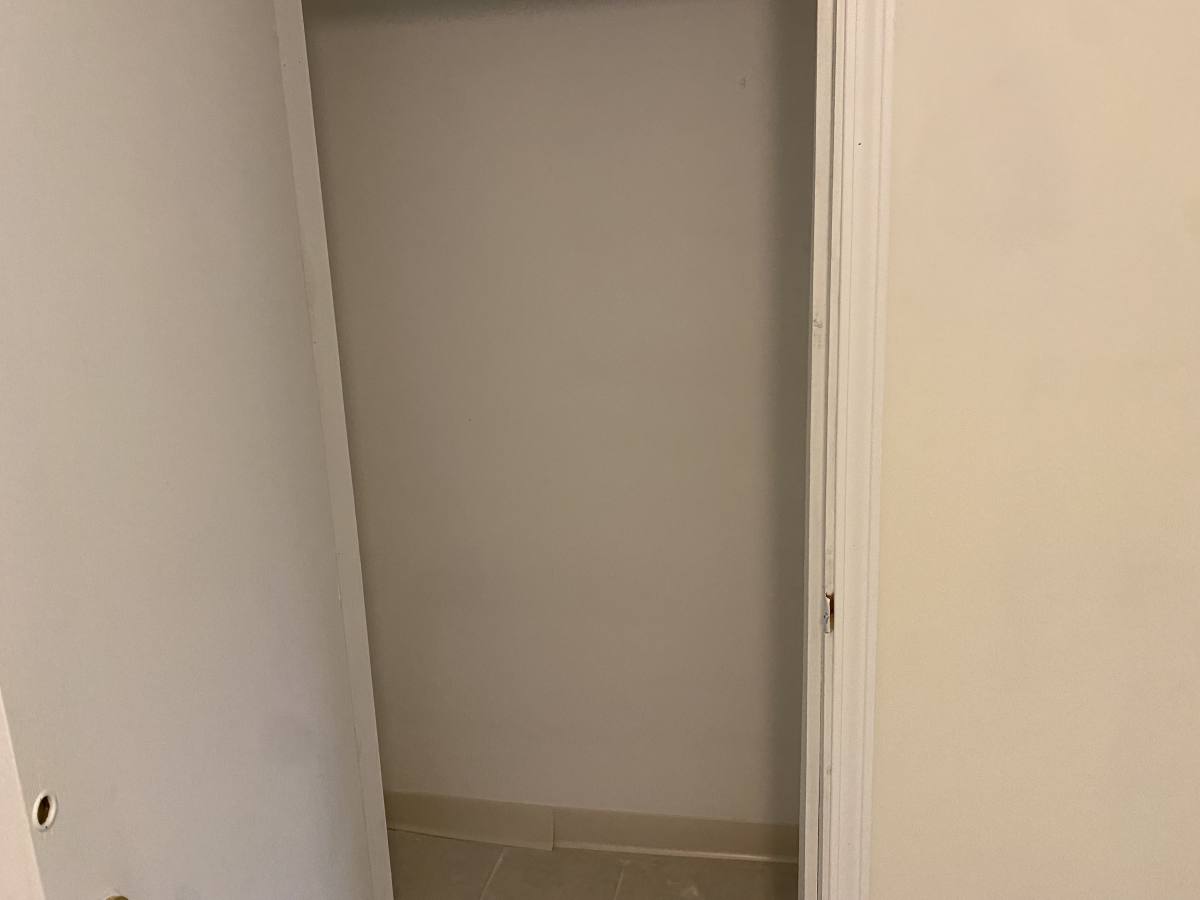 Apartment for rent at 1633 Linnbrook Dr, Dayton, OH 45406
