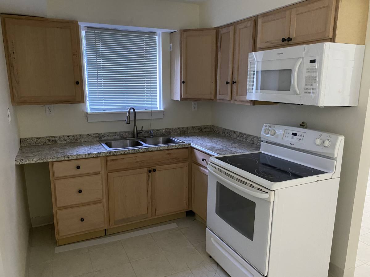 Apartment for rent at 1633 Linnbrook Dr, Dayton, OH 45406