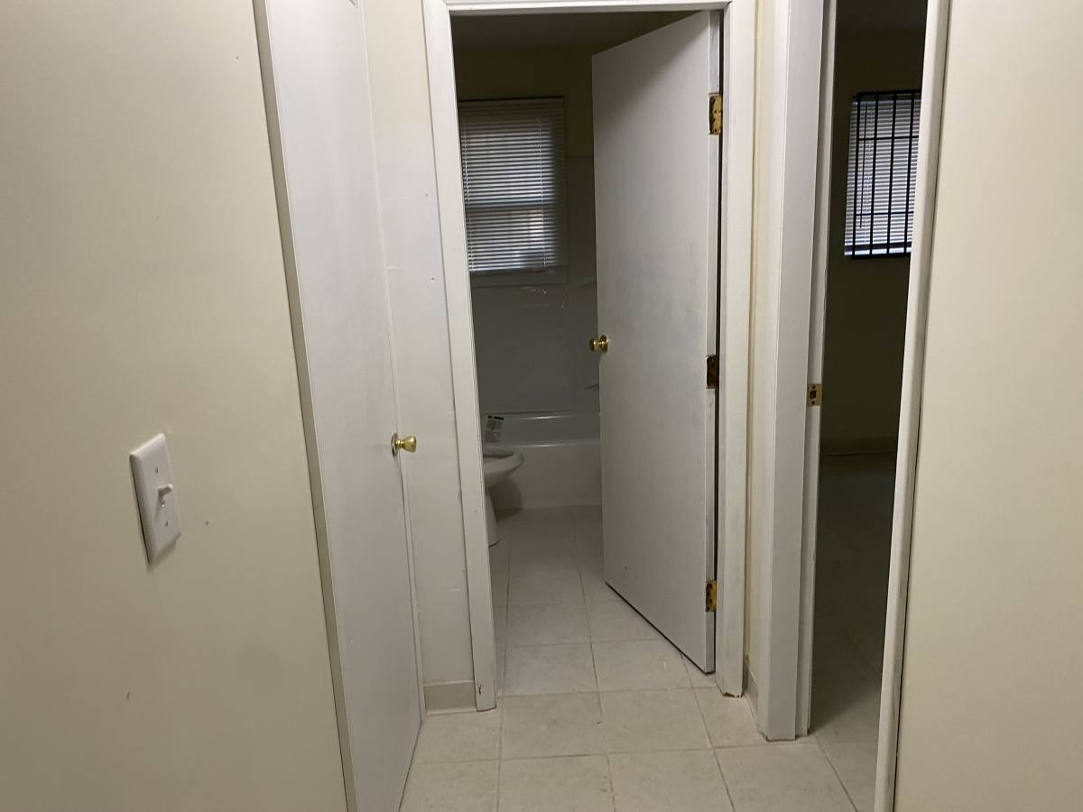 Apartment for rent at 1633 Linnbrook Dr, Dayton, OH 45406
