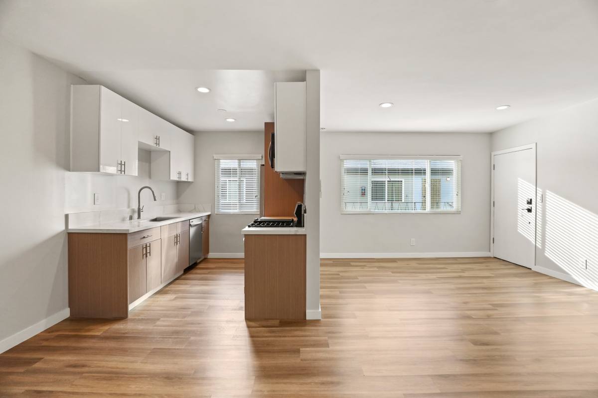 Apartment for rent at 1352 W 36th St #2, Los Angeles, CA 90007