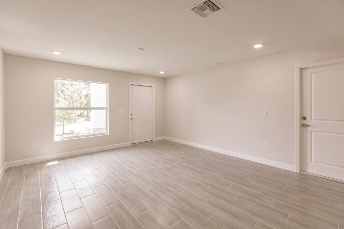Townhouse for rent at 4780 15th St SW, Lehigh Acres, FL 33973