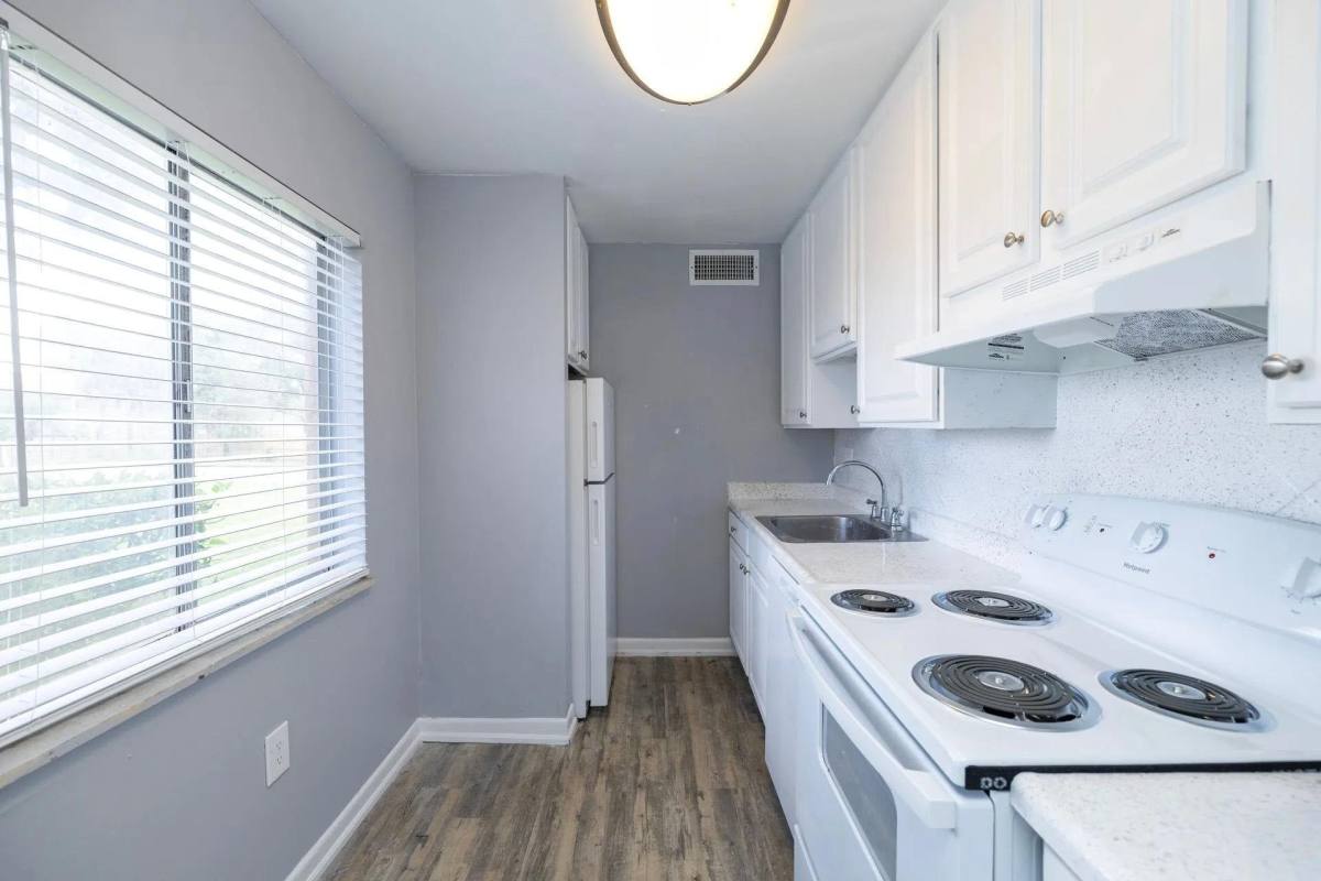 Apartment for rent at Parc Place Villas, 6919 Bonair Dr, Tampa, FL 33617