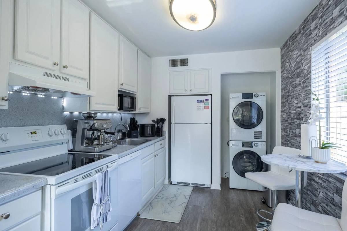 Apartment for rent at Parc Place Villas, 6919 Bonair Dr, Tampa, FL 33617