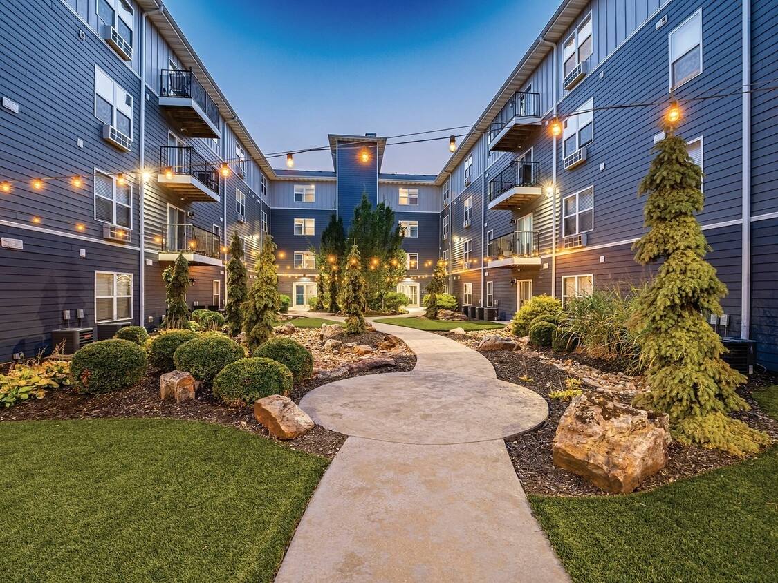 Apartment for rent at The Falcon of Southern Hills, 2320 S Ingram Mill Rd, Springfield, MO 65804