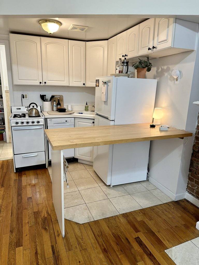 Townhouse for rent at 73 W 68th St #4, New York, NY 10023