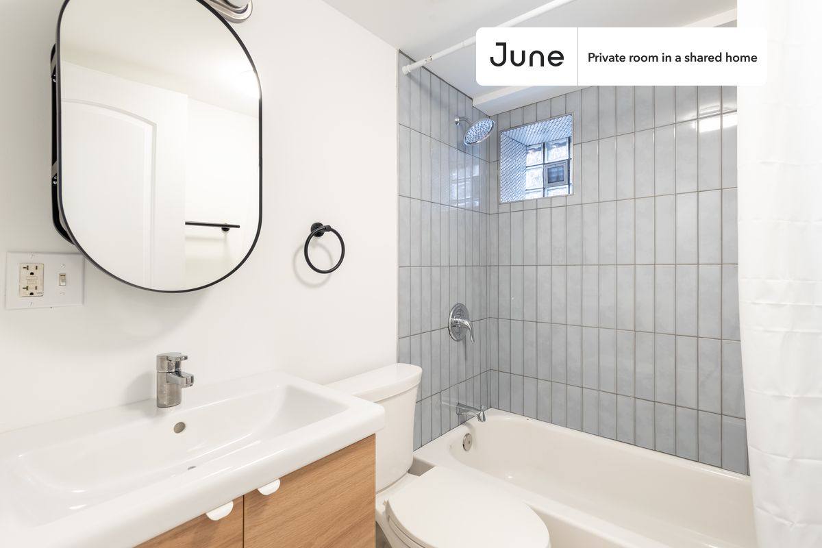 Apartment for rent at 1841 N Mozart St #C, Chicago, IL 60647