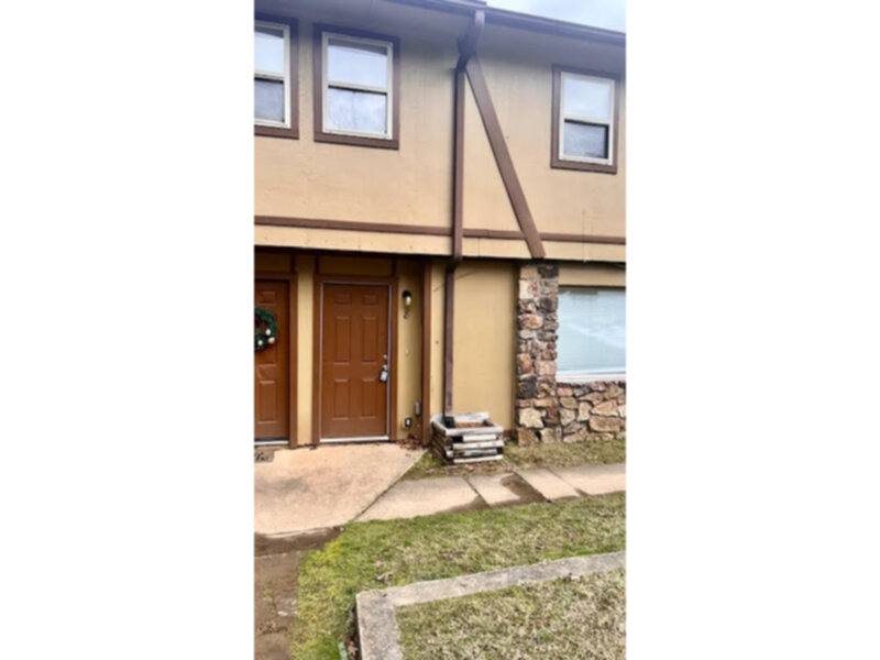 Townhouse for rent at 1801 Labette Manor Dr #1, Little Rock, AR 72205