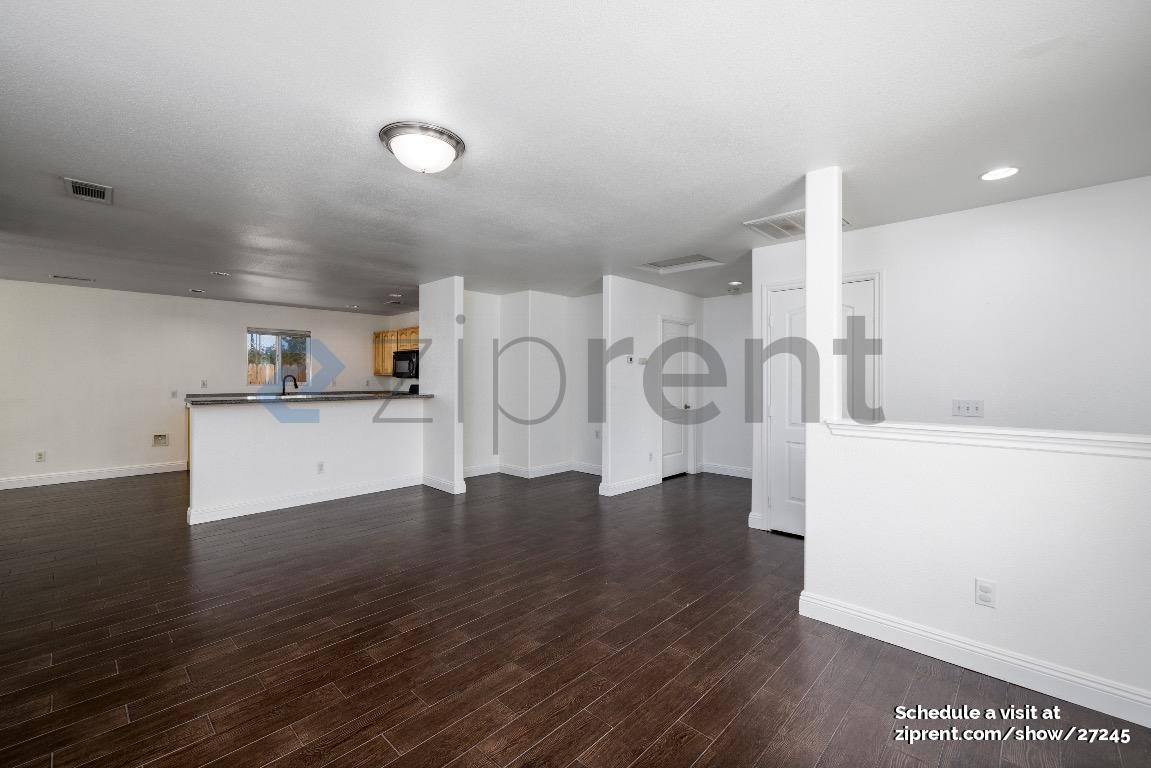 Apartment for rent at 16201 Viho Rd #2, Apple Valley, CA 92307