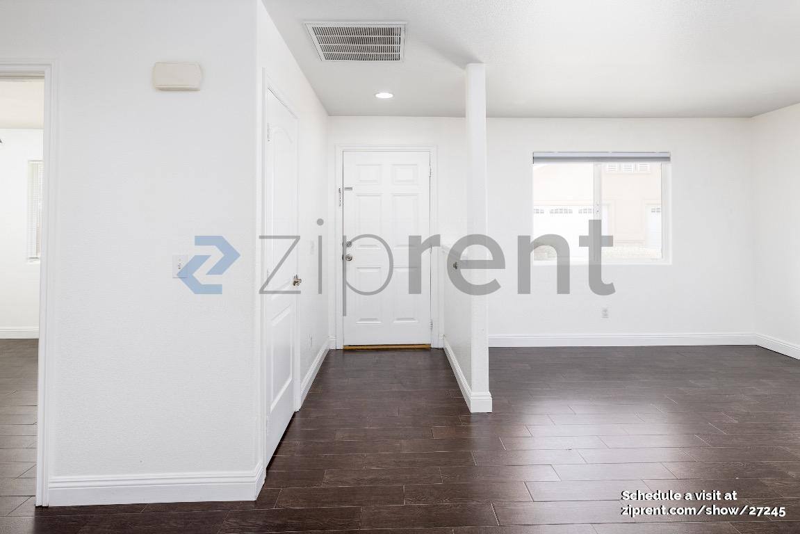 Apartment for rent at 16201 Viho Rd #2, Apple Valley, CA 92307