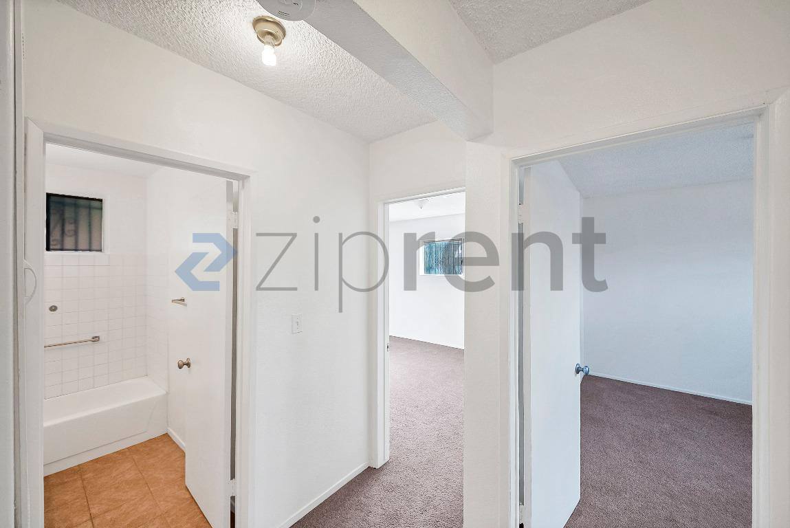 Apartment for rent at 2458 Normandie Ave #2, Los Angeles, CA 90007