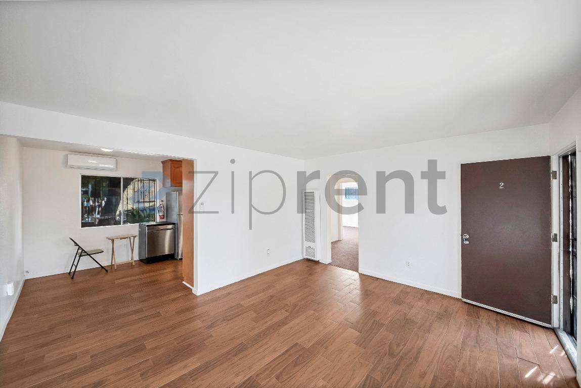 Apartment for rent at 2458 Normandie Ave #2, Los Angeles, CA 90007