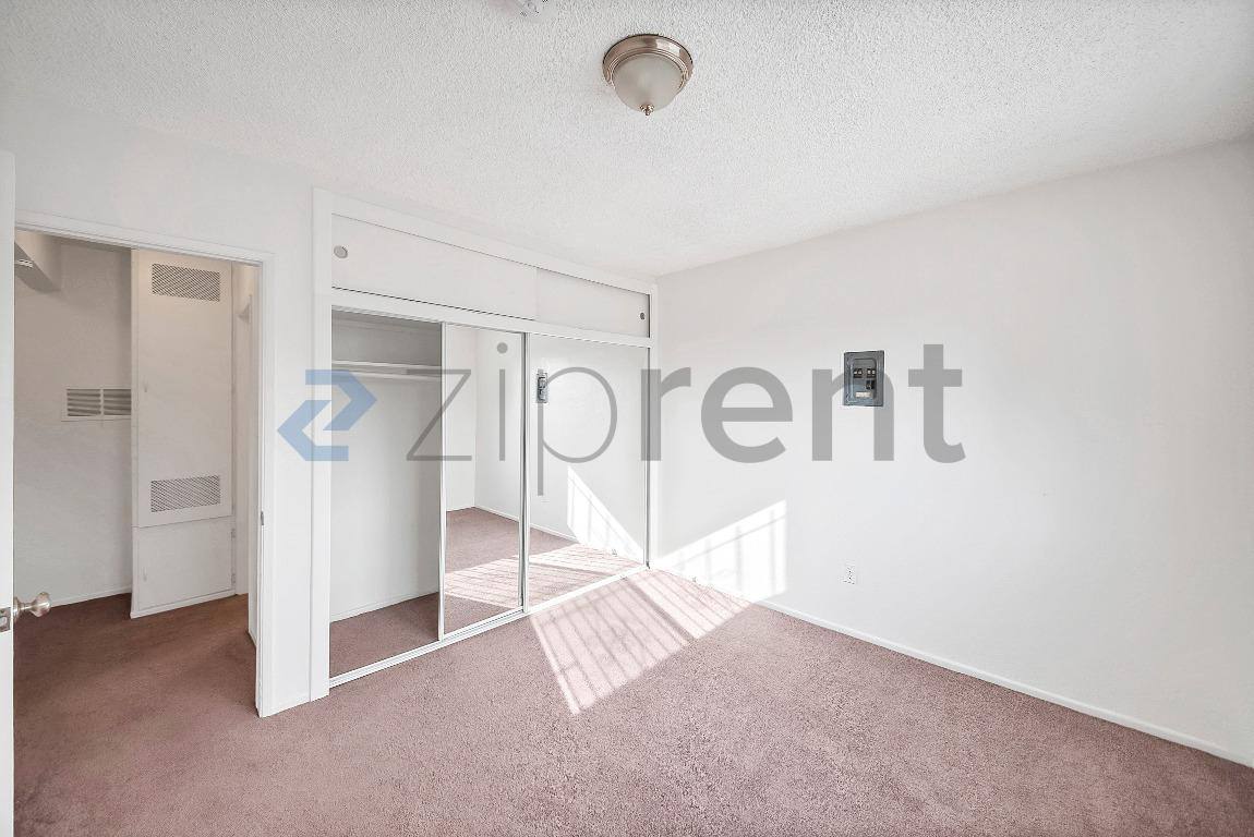 Apartment for rent at 2458 Normandie Ave #2, Los Angeles, CA 90007
