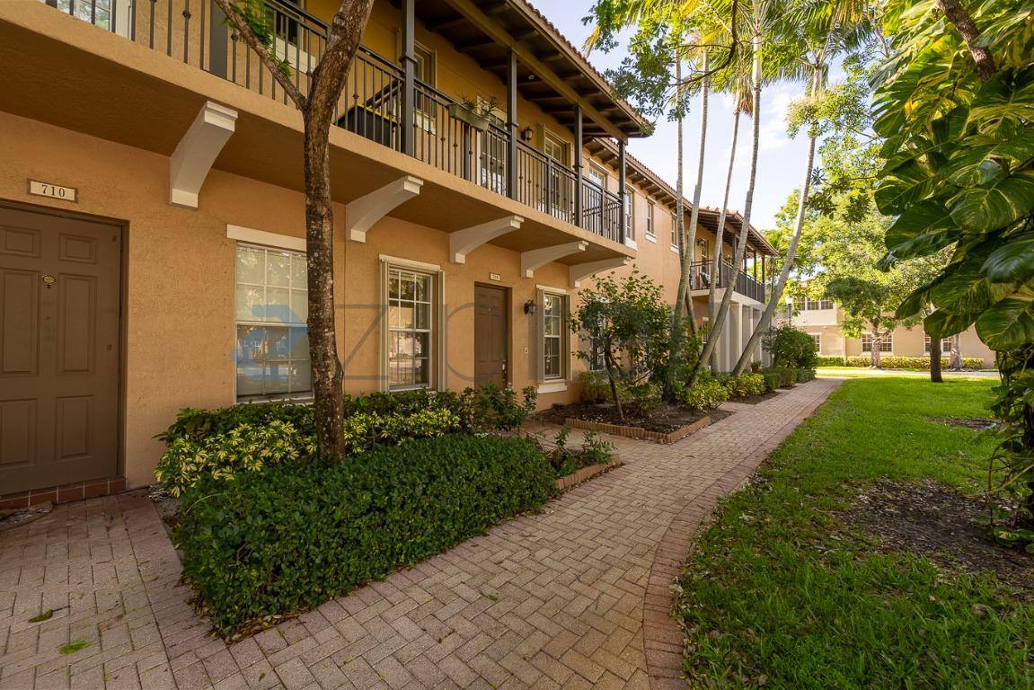 Townhouse for rent at 708 SW 147th Ave, Hollywood, FL 33027