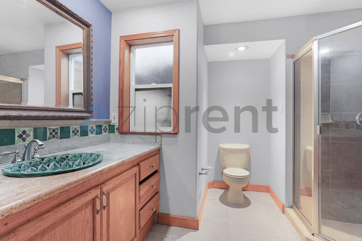 House for rent at 1202 NE 162nd St, Seattle, WA 98155