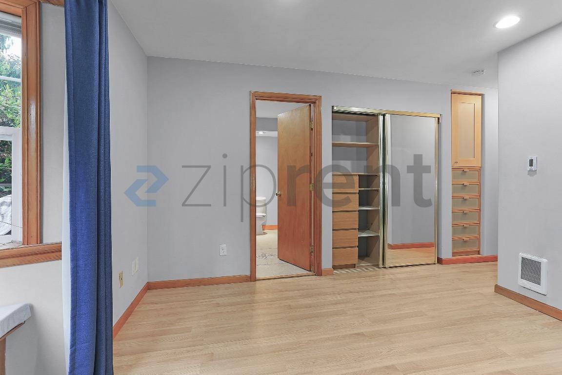 House for rent at 1202 NE 162nd St, Seattle, WA 98155