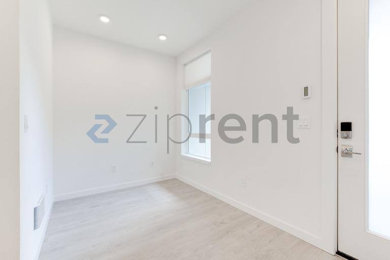 Townhouse for rent at 1490 NW 75th St, Seattle, WA 98117
