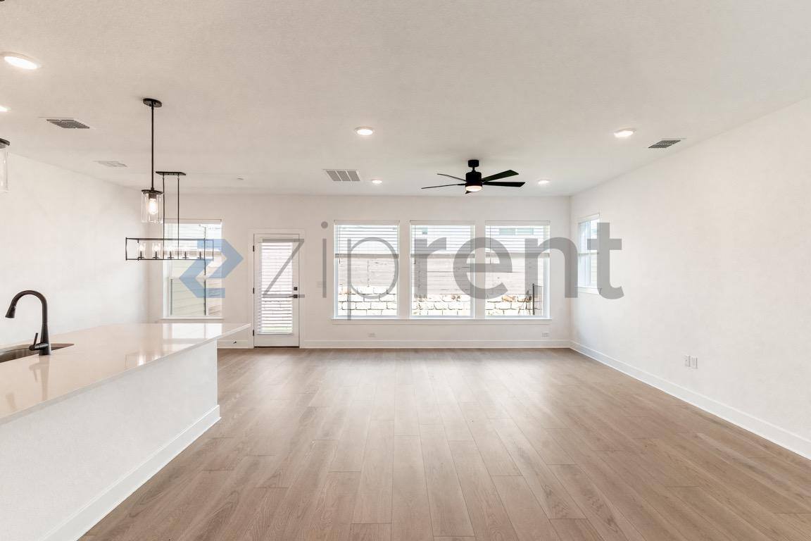 Townhouse for rent at 1016 Brickell Lp #B, Austin, TX 78744