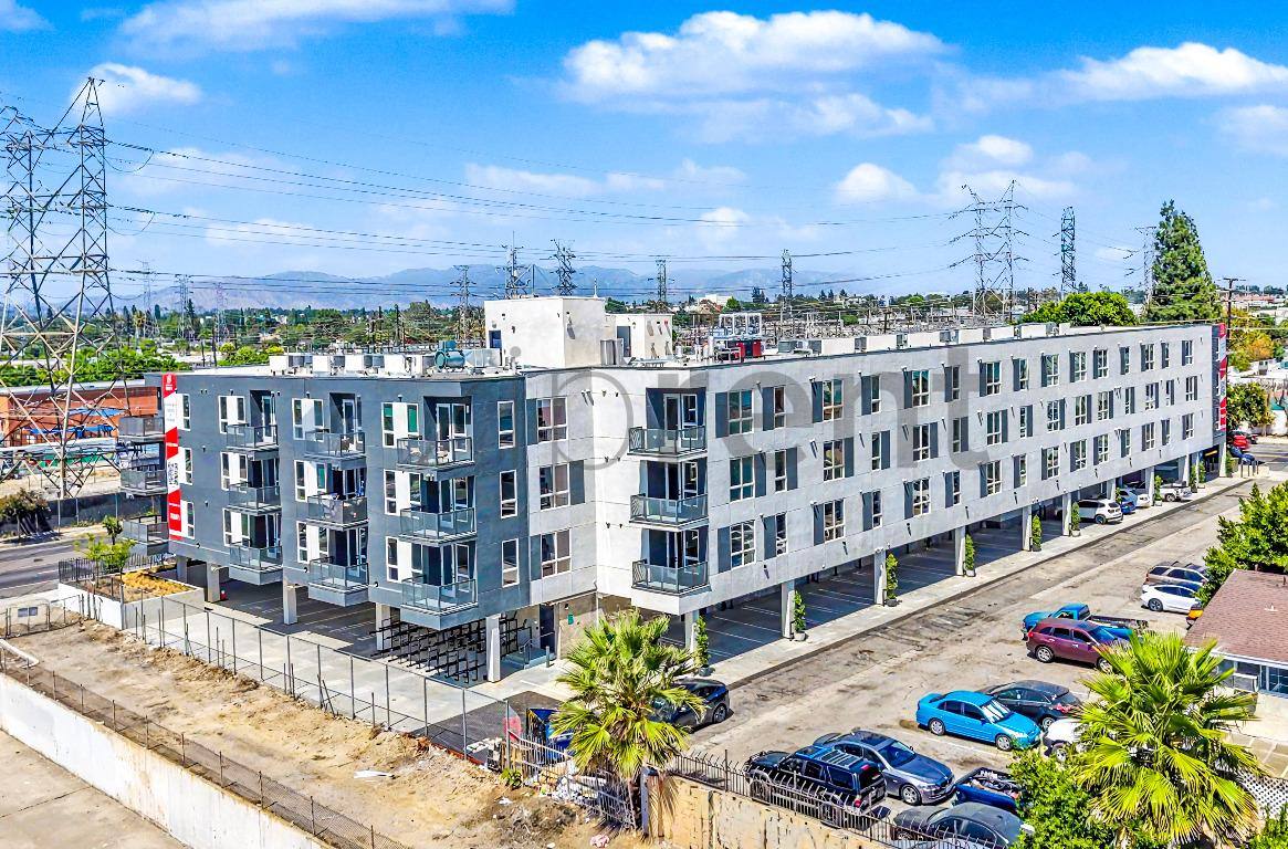 House for rent at 18900 Parthenia St #310, Northridge, CA 91324