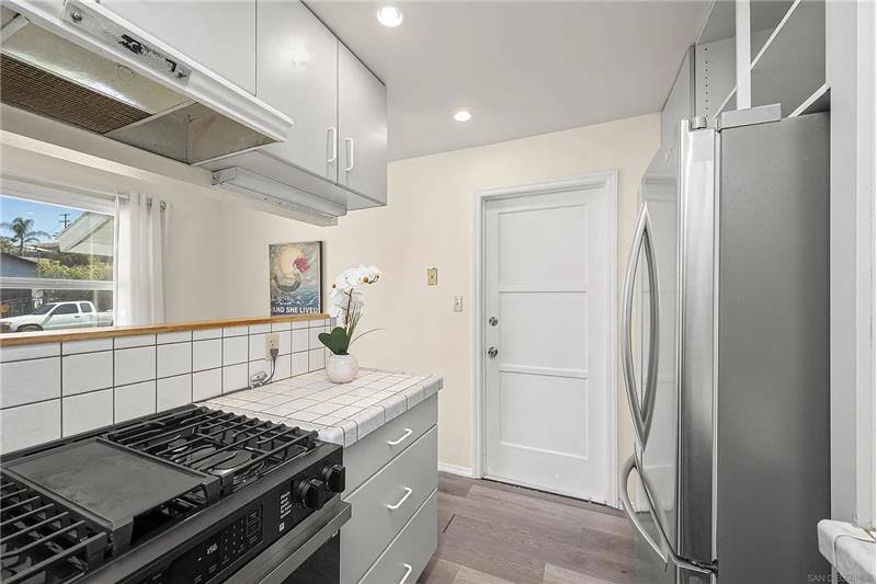 House for rent at 2762 Ridge View Dr, San Diego, CA 92105